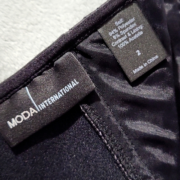 Like New Moda International Pencil Skirt - Picture 4 of 11